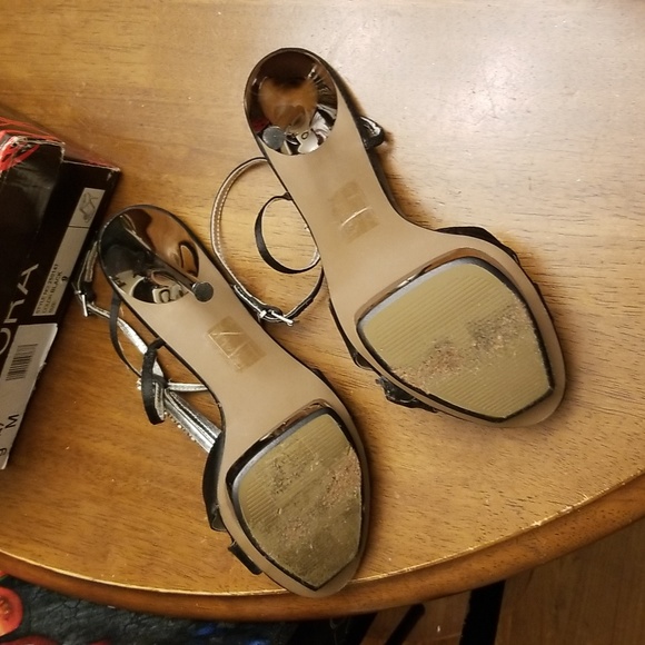 ICORA Black Bow Heeled Sandals - Picture 9 of 13